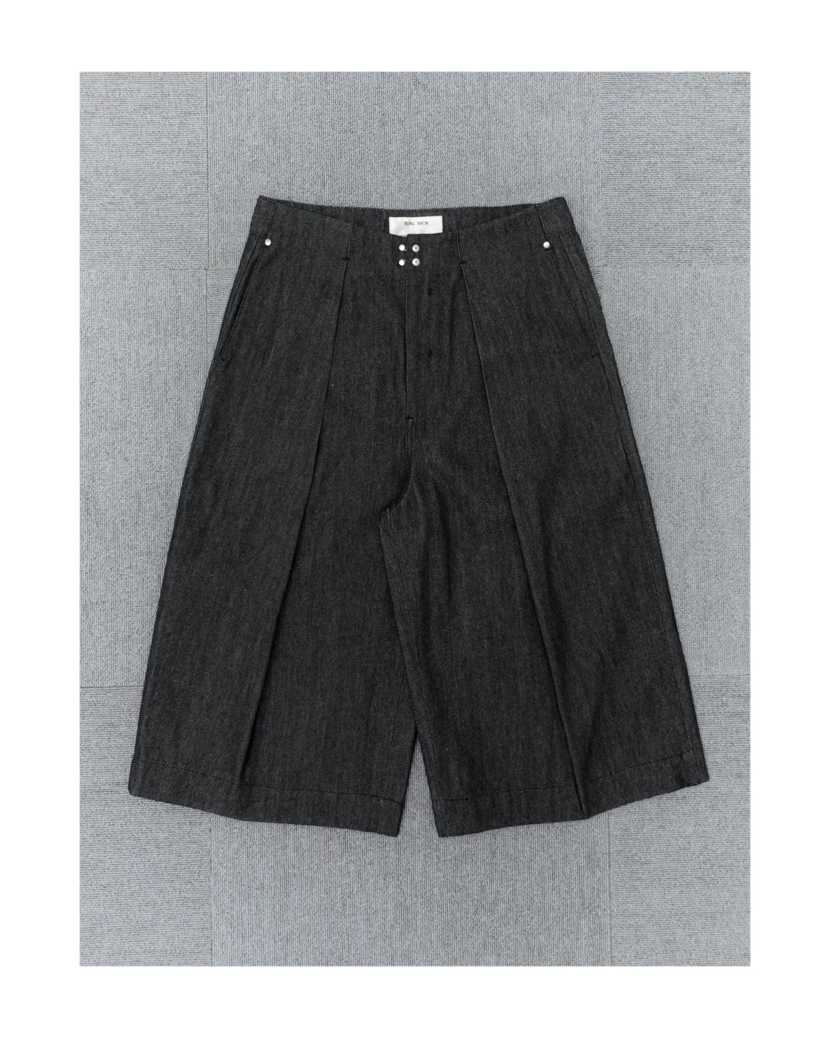 1DS TYPE1 PLEATS JORTS (Black Denim)