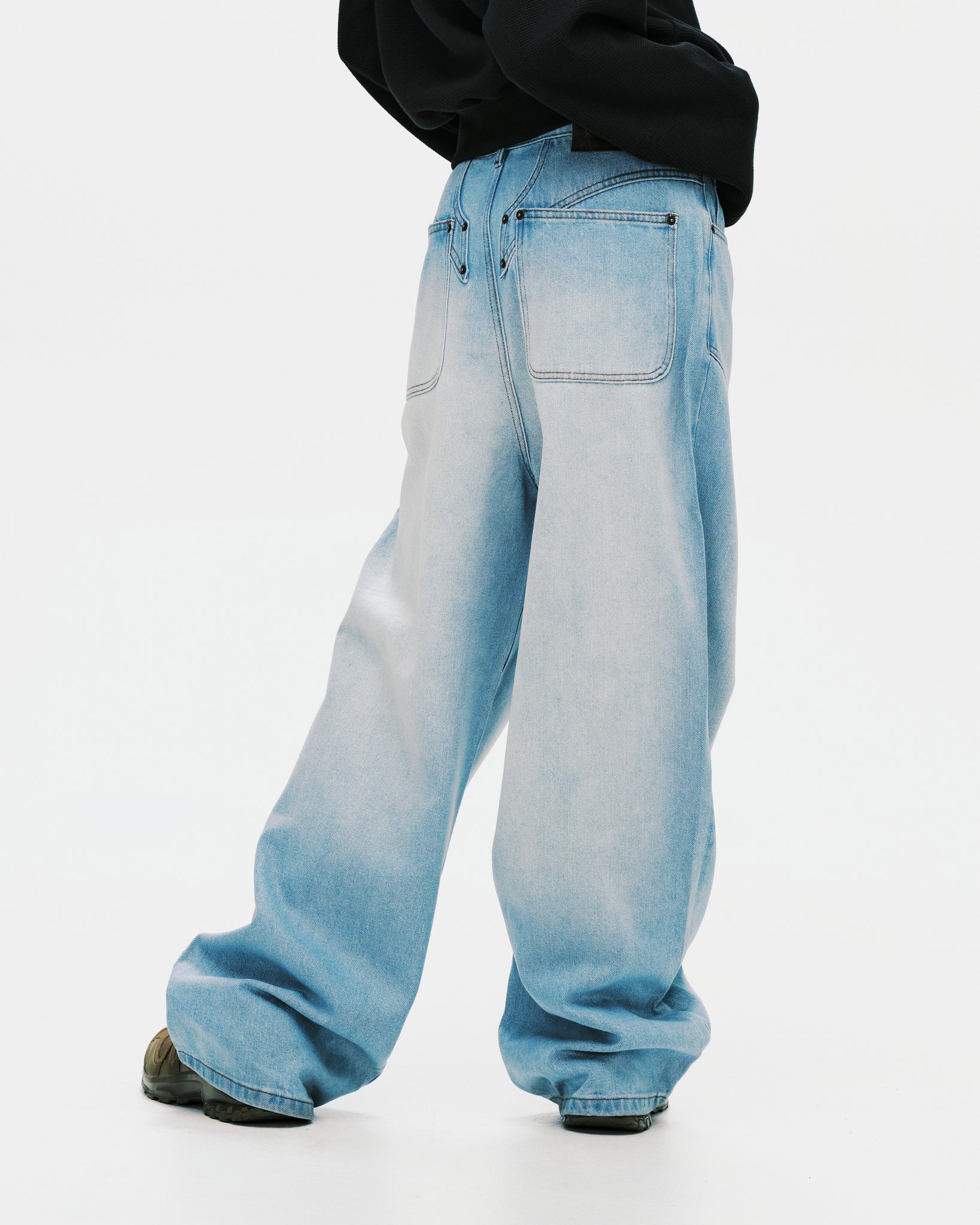 (nu-P31) | 10(yll).org 2018 coated jeans
