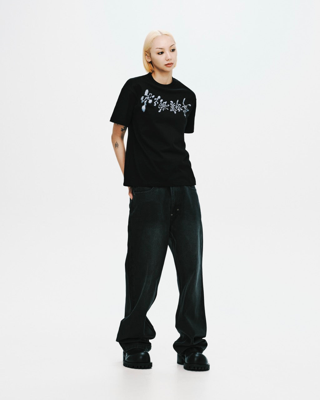 (nu-T89) | wtsg5quvb Tee